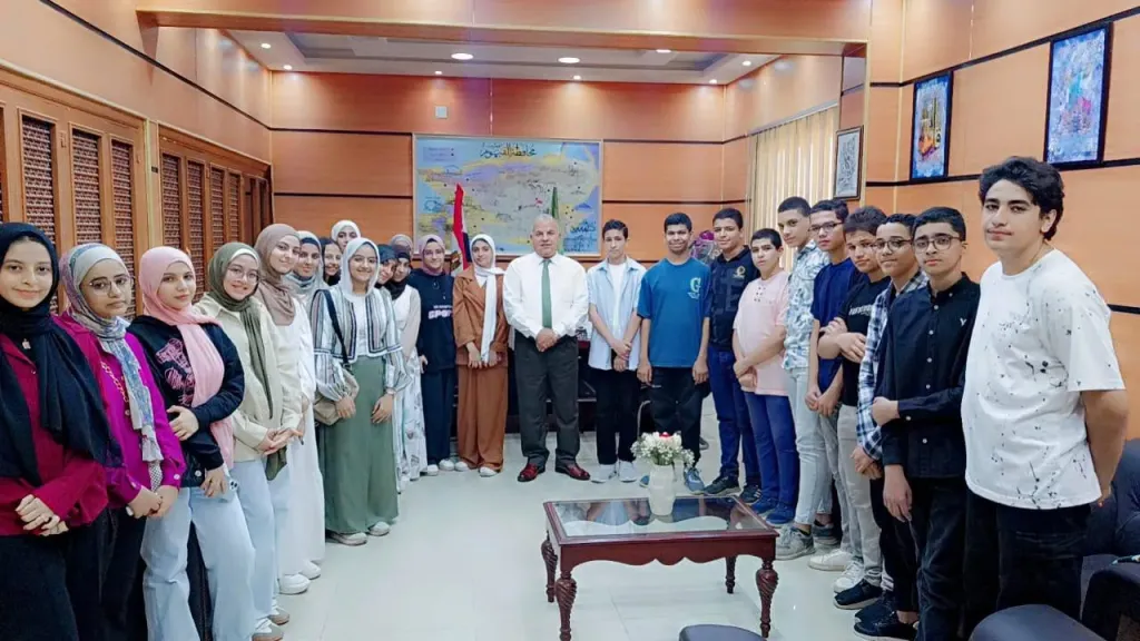 وكيل تعليم الفيوم مع الطلاب