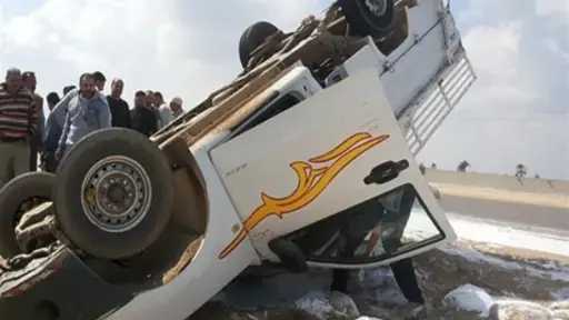إصابة 9 أشخاص في انقلاب...