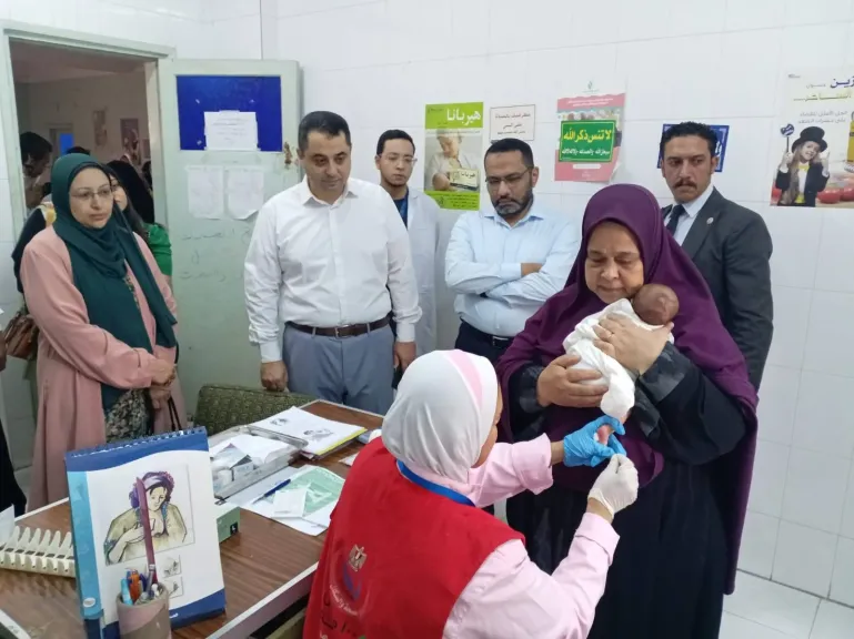 مساعد وزير الصحة يتفقد عددا من المنشآت الطبية بقنا