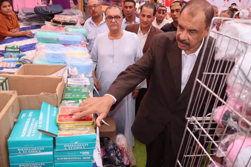 محافظ سوهاج يفتتح سوق اليوم الواحد بمدينة البلينا