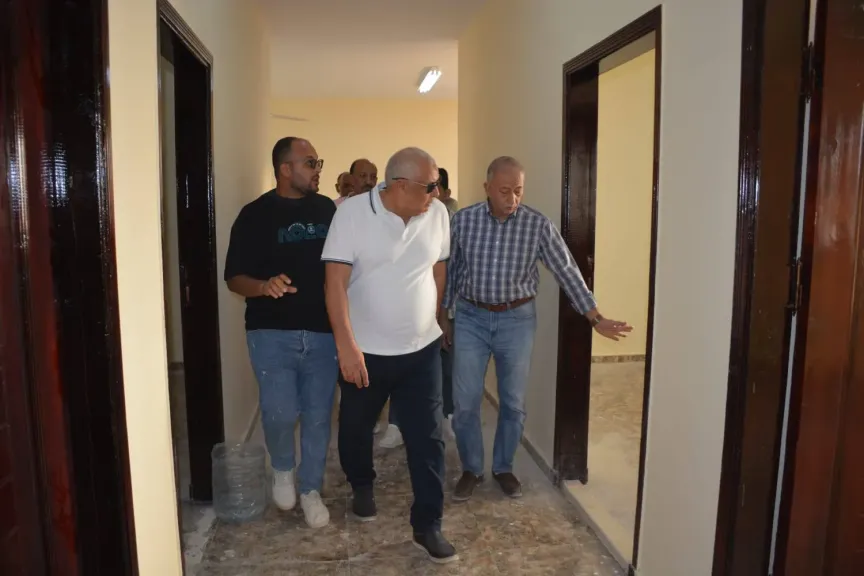 محافظ الوادى الجديد يتفقد المقر الجديد لخدمات التأمين الصحي