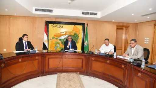 محافظ الفيوم  يثمن جهود...