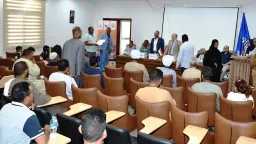 قرعة علنية لتوزيع سيارات ميكروباص...