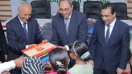 محافظ قنا  يشارك في...