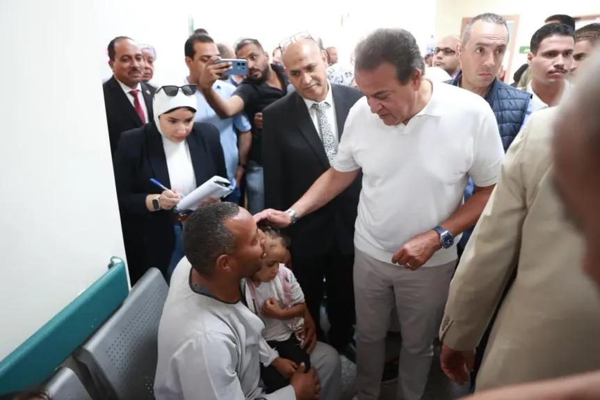 وزير الصحة يتفقد مستشفى قفط التخصصي