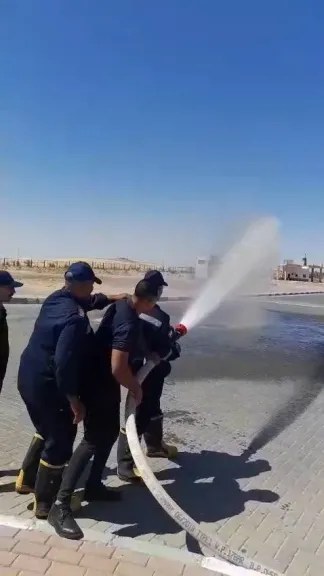 تجربة عملية لمنظومة الإطفاء بمجمع المصالح الحكومية