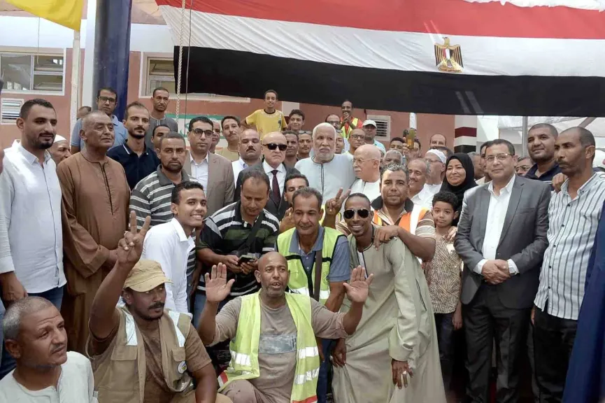 محافظ الأقصر يفتتح مشروعي الصرف الصحي بقريتي النمسا والقرايا بإسنا