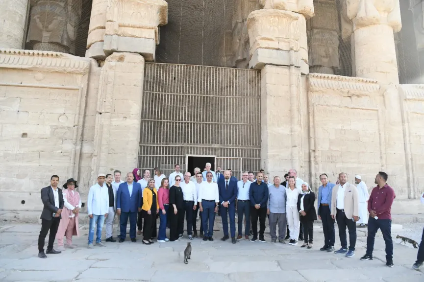 محافظ قنا وسفير النرويج والرئيس التنفيذي لـ”سكاتك” يزورون معبد دندرة