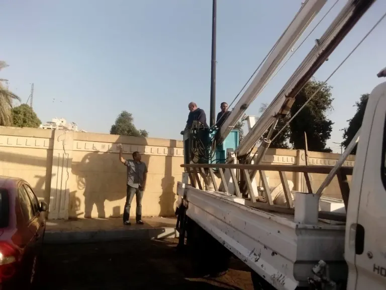 صيانة كشافات الإنارة