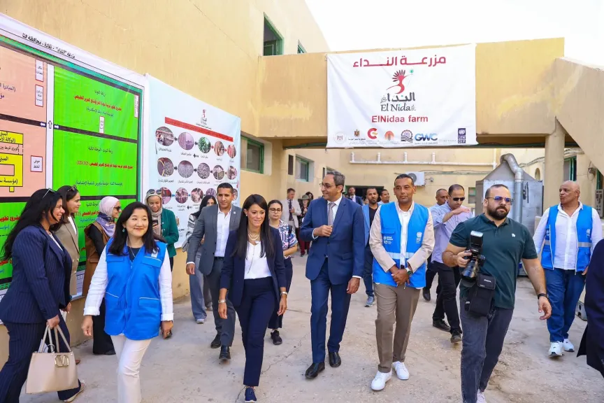 وزيرة التخطيط والتنمية الاقتصادية والتعاون الدولي تستهل زيارتها لمحافظة قنا بوضع حجر الأساس لمصنع تربية ديدان القز وإنتاج الحرير الطبيعي