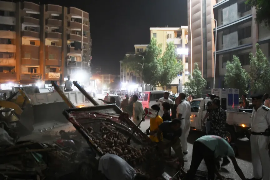 حملة مكبرة لرفع الإشغالات بميدان النفق