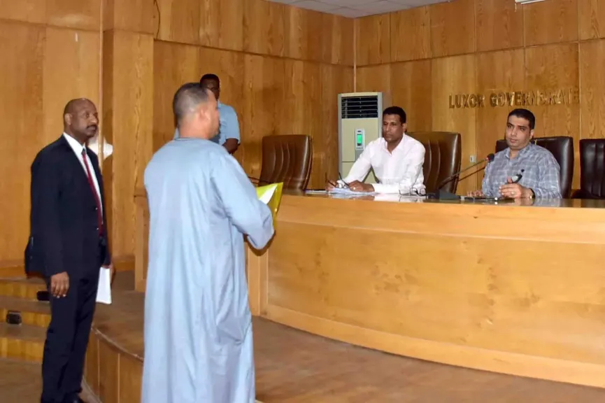 نائب محافظ الأقصر  خلال لقاء اليوم المفتوح