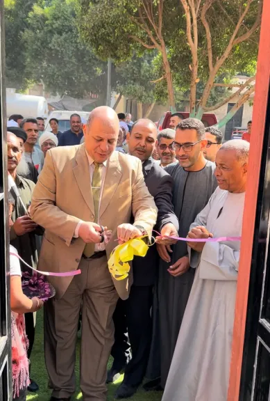مدير تعليم قنا يتفقد أعمال تجديد مدرسة القلمينا الابتدائية