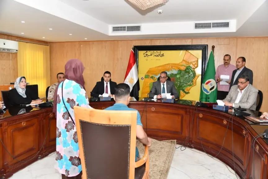 لقاء محافظ الفيوم مع المواطنين