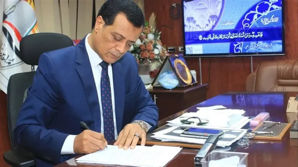 الدكتور محمد السيد، وكيل وزارة التربية والتعليم بسوهاج