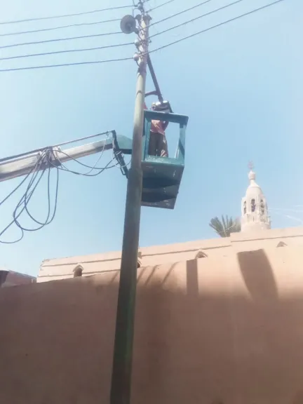 صيانة كشافات الإنارة