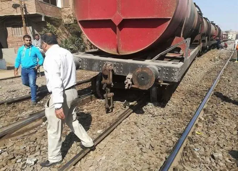 خروج عربات قطار بضائع عن القضبان ببني سويف.. والأجهزة المعنية تتدخل