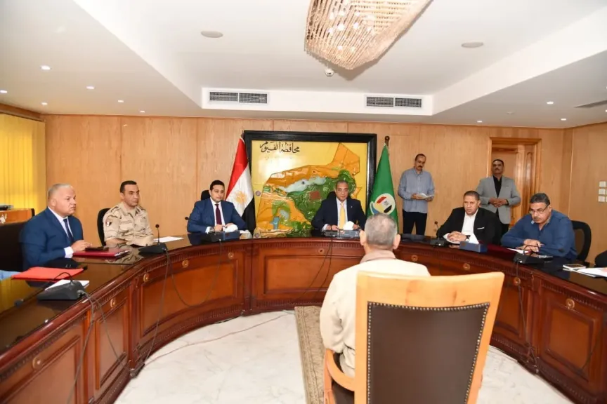 محافظ الفيوم  خلال اللقاء الدوري لخدمة المواطنين.