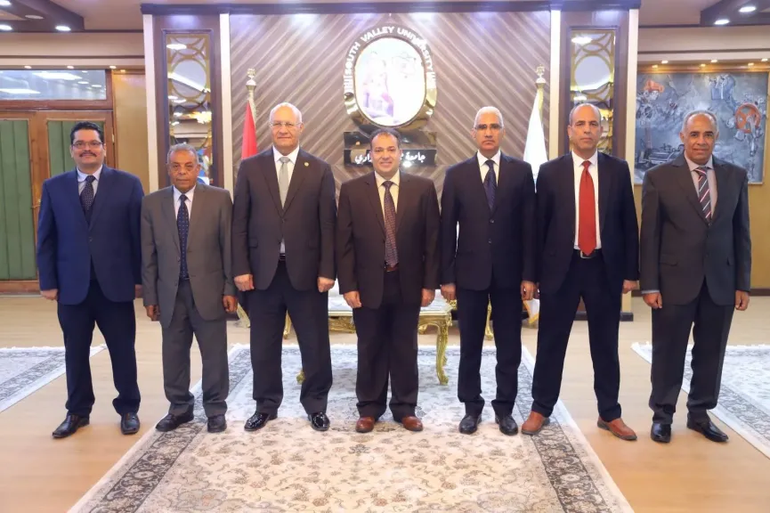 أعضاء اللجنة