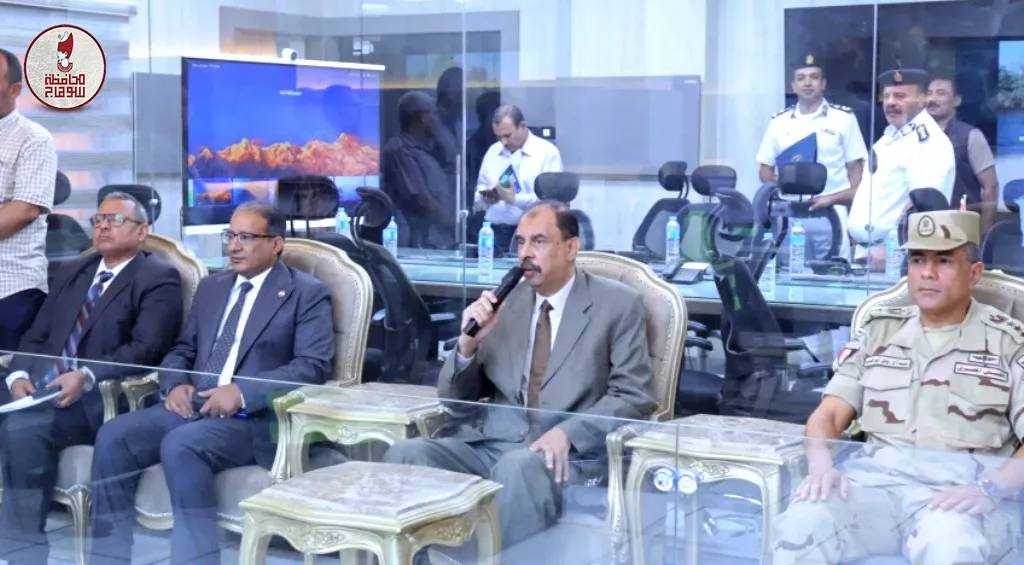 محافظ سوهاج يترأس اجتماع غرفة العمليات الرئيسية 