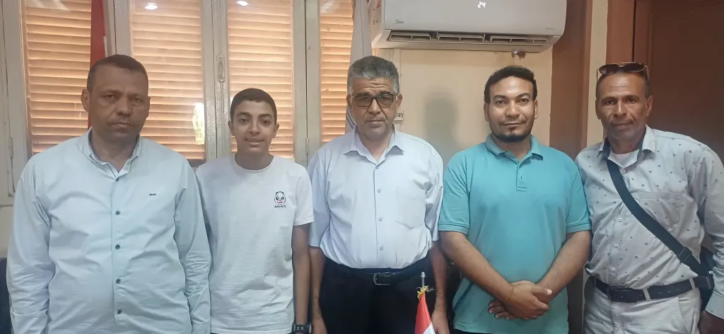 مدير تعليم أبوتشت يلتقي الطالب جرجس كمال