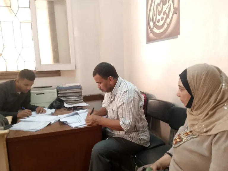 جولات مفاجئة لمدير إدارة قوص التعليمية لمتابعة انتظام الدراسة وتطبيق البرامج العلاجية
