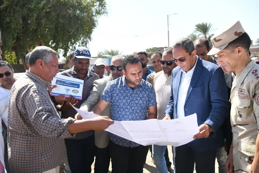 محافظ قنا يتفقد أعمال تنفيذ كوبري أبو شوشة بـ أبو تشت