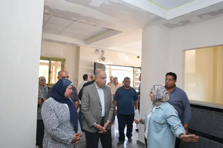 محافظ المنيا يتابع الأعمال الإنشائية للمركز التكنولوجي ببني مزار