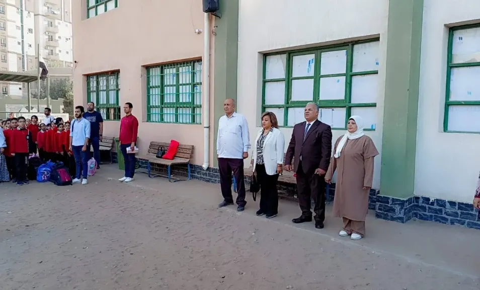 قبيصي يشهد طابور الصباح