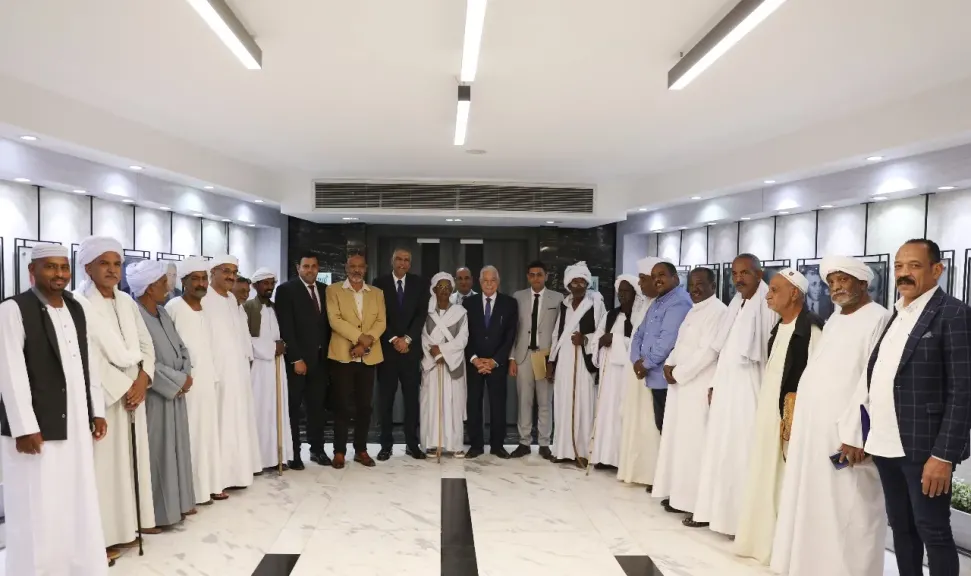 لقاء مستشار الرئيس ومحافظ أسوان مع ممثلي القبائل