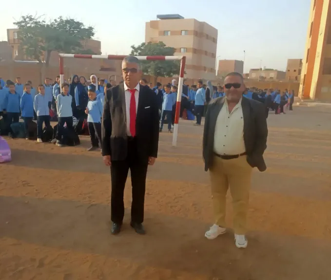 أبو عايد يحضر طابور الصباح