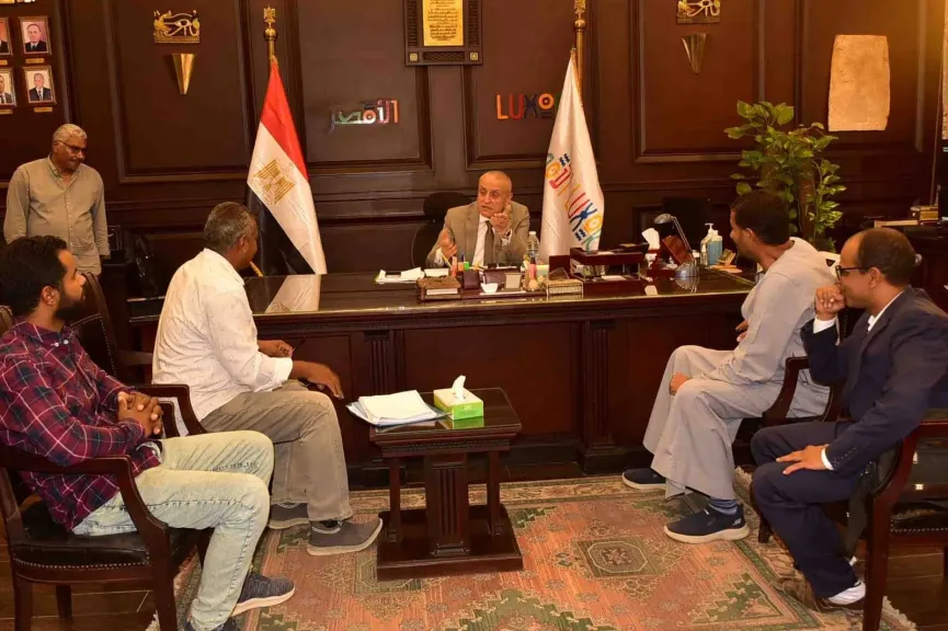 محافظ الأقصر وأهالي نجع طوناب