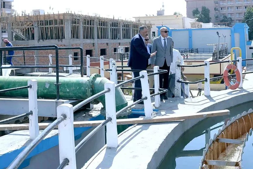 محافظ الأقصر يتفقد محطة مياه الأقصر