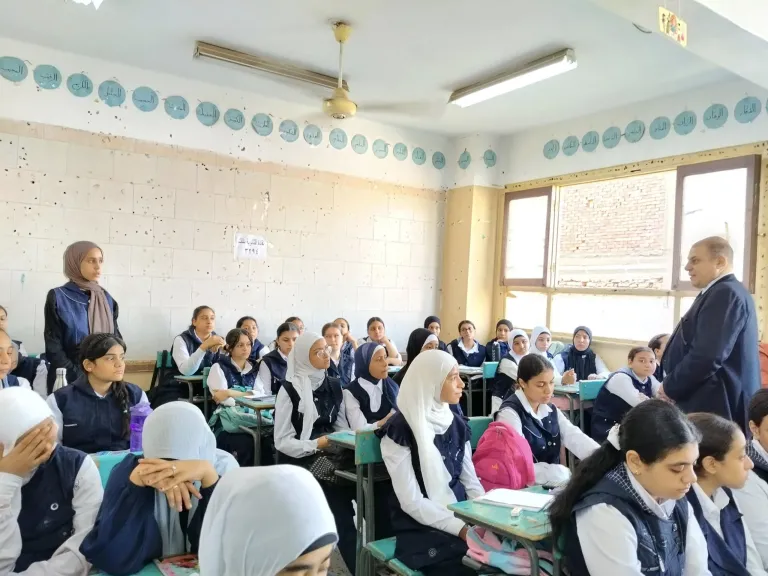 متابعة ميدانية لخمس مدارس بإدارة نقادة