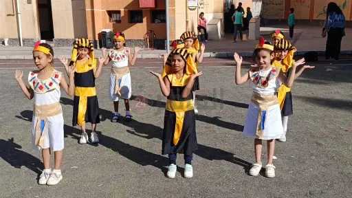 مدرسة الاستاد الرسمية بالغردقة تحتفل...