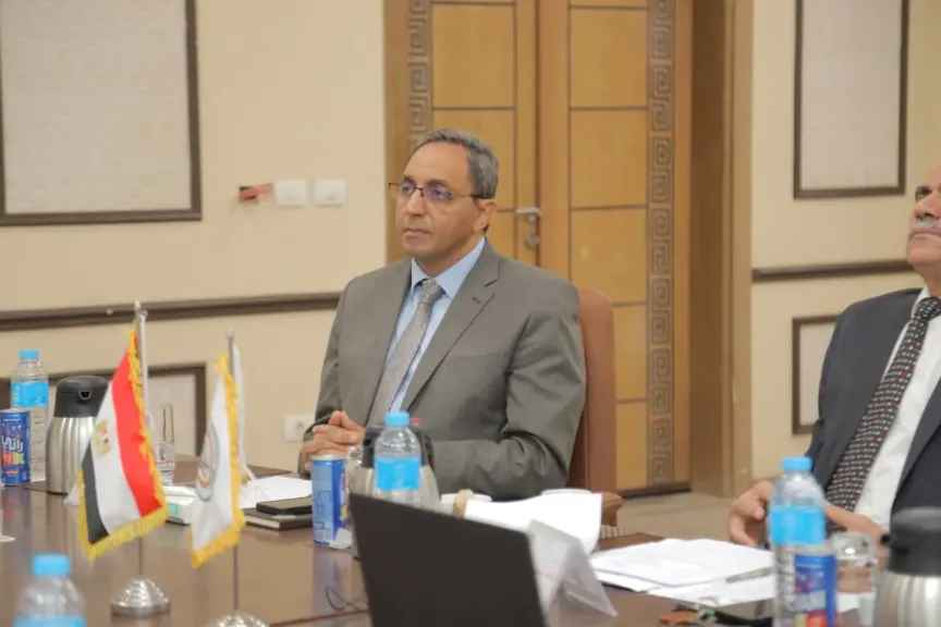 محافظ قنا يشارك في اجتماع مجلس أمناء جامعة جنوب الوادي الأهلية