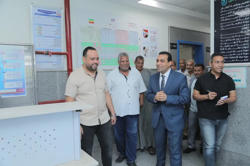 جولة نائب محافظ قنا