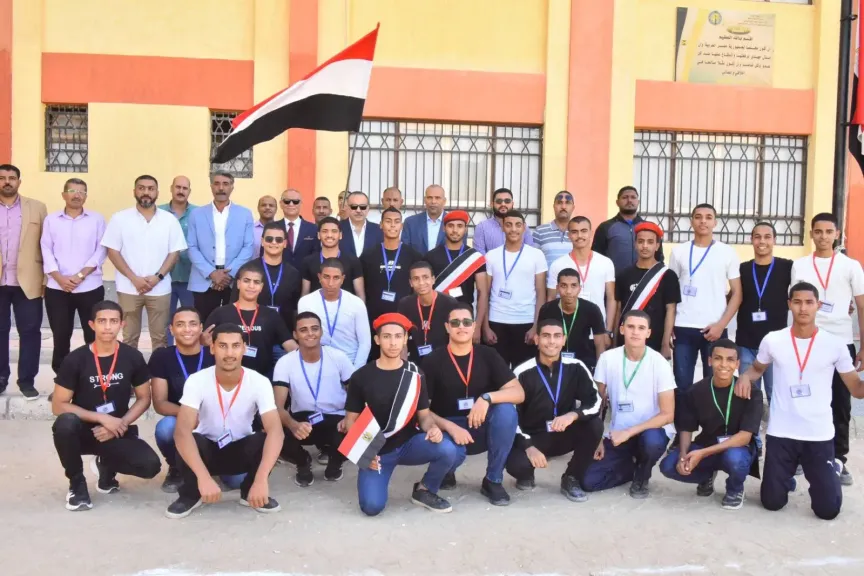 محافظ أسيوط يتفقد المدرسة الفنية لمياه الشرب والصرف الصحي