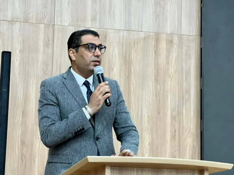 الدكتور هشام أبو زيد