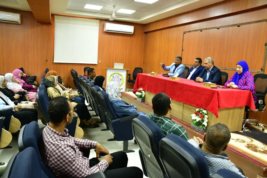 ورشة عمل عن السلامة والصحة المهنية فى المعامل