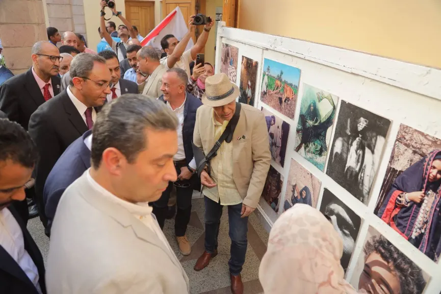 محافظ قنا يفتتح معرض الصور بمهرجان الفنون التراثية بمعبد دندرة