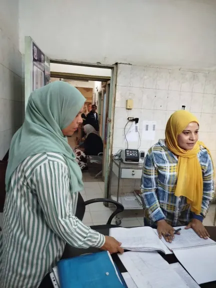 جولة  مديرة إدارة قنا الصحية 