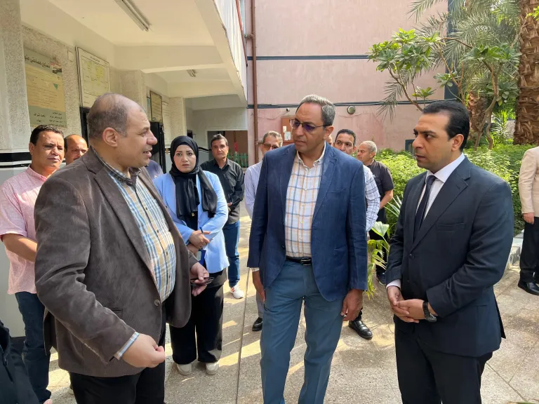 المحافظ يتفقد اللجان