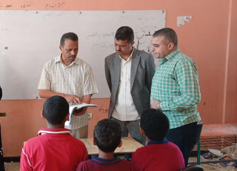 مدير تعليم أبوتشت يتفقد مدرسة الشهيد نعيم الإبتدائية