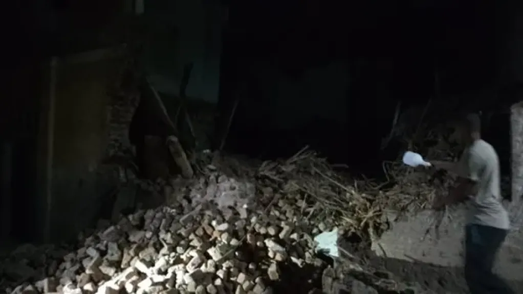 انهيار منزل