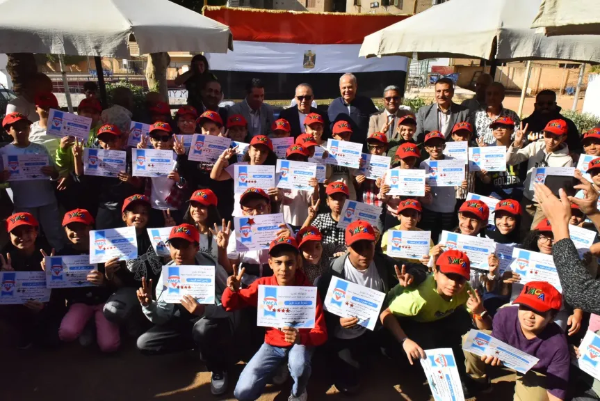 محافظ أسيوط يكرم 65 متميزًا في السباحة