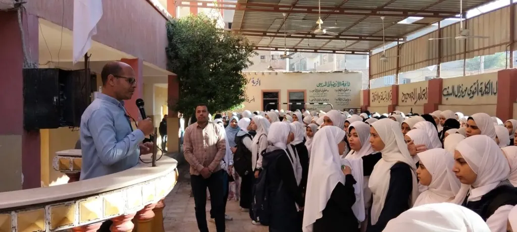 مدير تعليم فرشوط يشهدطابورالصباح