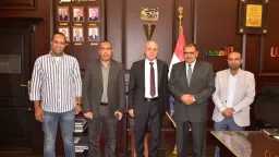 محافظ الأقصر يستقبل رئيس شركة...