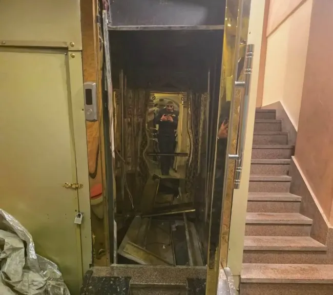 سقوط أسانسير