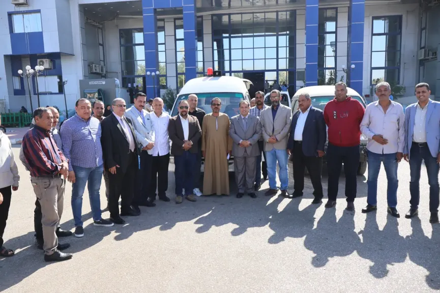 رئيس جامعة قنا  يتفقد المستشفيات الجامعية